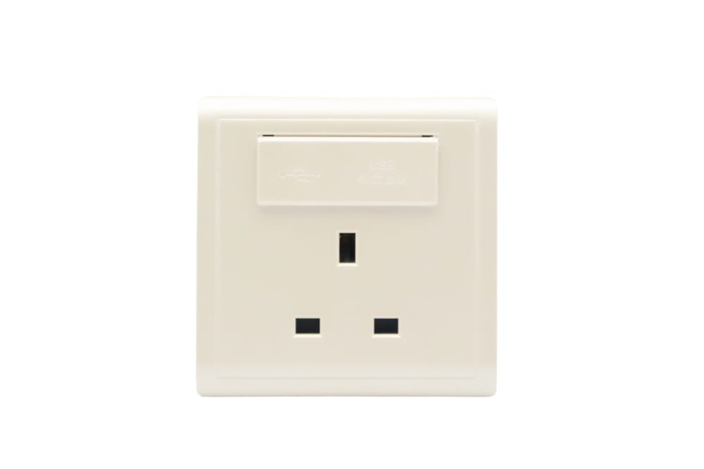 فيش لؤلؤي 13A+1/USB M3